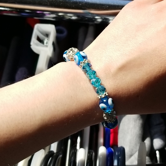 4 bracelets - costume jewelry - Picture 3 of 6